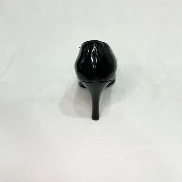 Salvatore Ferragamo Black Patent Leather pumps - Picture 8 of 11